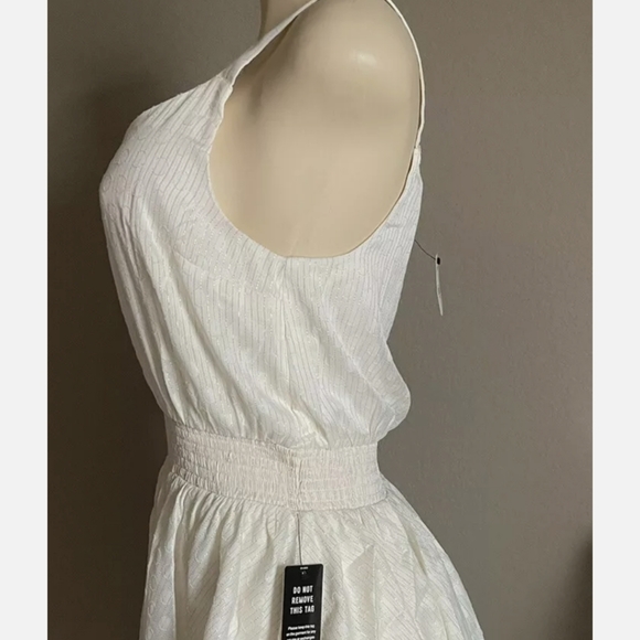 EXPRESS METALLIC TIER RUFFLE FIT & FLOW DRESS - Picture 6 of 12